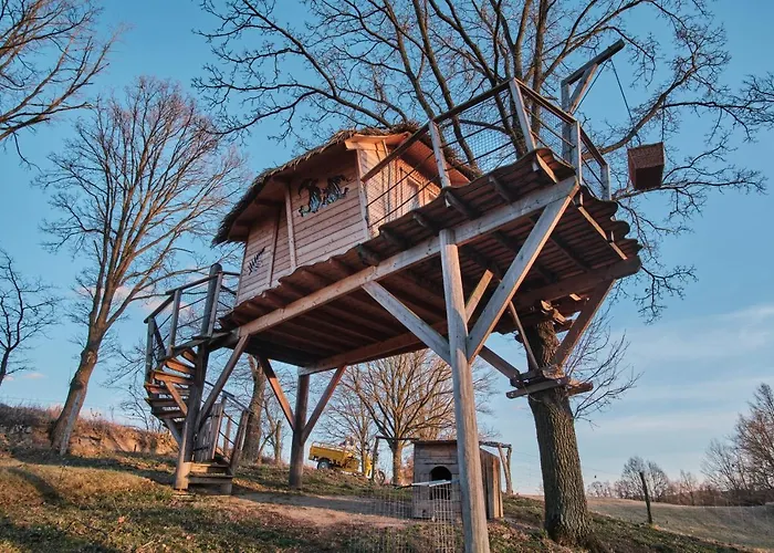 Treehouse Křemílek Alojamento de Turismo Selvagem *